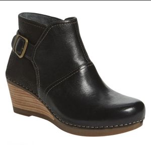 Dansko Shirley side zip buckle wedge bootie 39